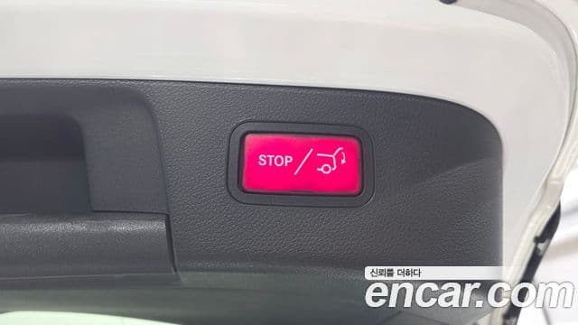 Mercedes-Benz GLA-Class 2019 — Şəkil 8/31