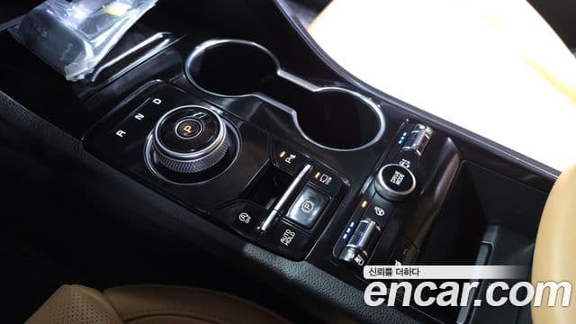 Kia K5 2021 — Şəkil 8/20