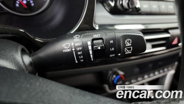 Kia Seltos 2022 — Şəkil 19/20