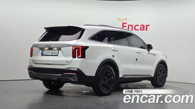 Kia Sorento 2023 — фото 1 из 20