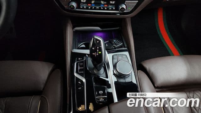 BMW 5 Series 2023 — ფოტო 9/20