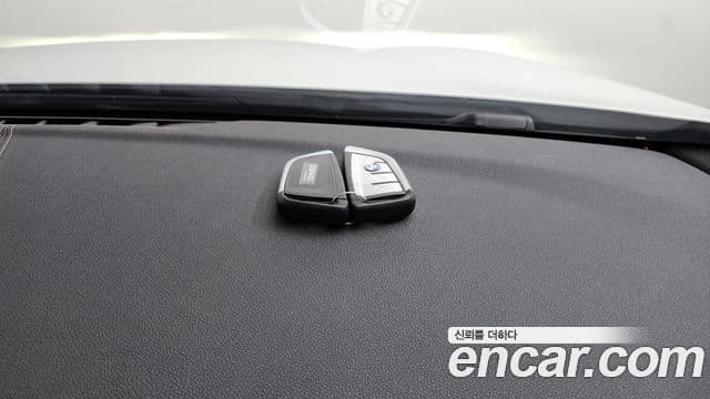 BMW 5 Series 2023 — ფოტო 11/33