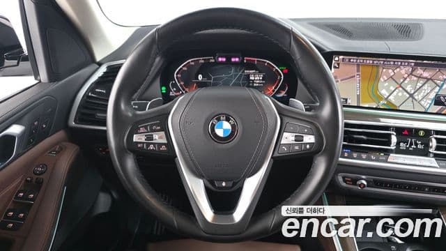 BMW X5 2019 — ფოტო 14/20