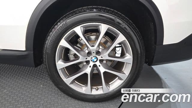 BMW X5 2019 — Photo 10/34