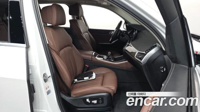 BMW X5 2019 — Photo 29/34