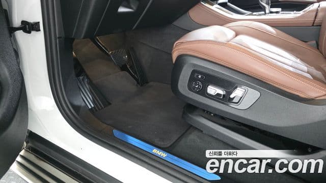 BMW X5 2019 — Photo 27/34