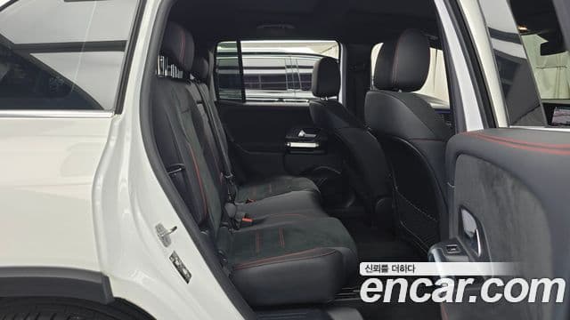 Mercedes-Benz GLB-Class 2023 — ფოტო 11/20