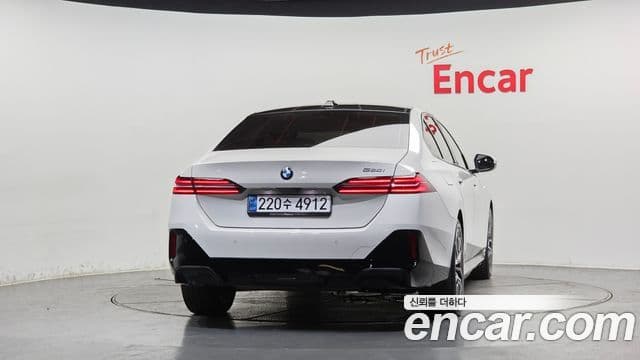 BMW 5 Series 2024 — ფოტო 4/20