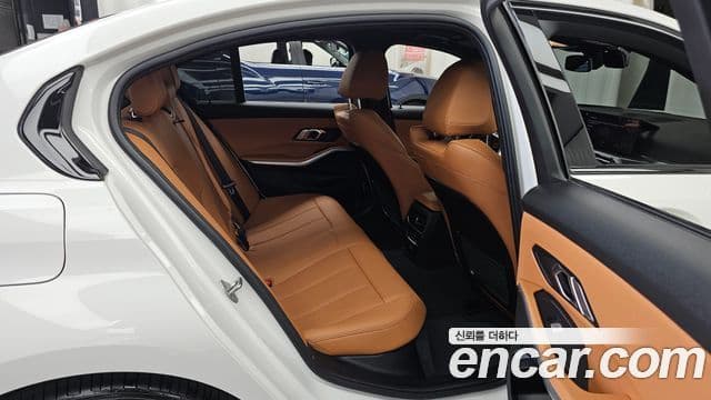 BMW 3 Series 2023 — ფოტო 12/20
