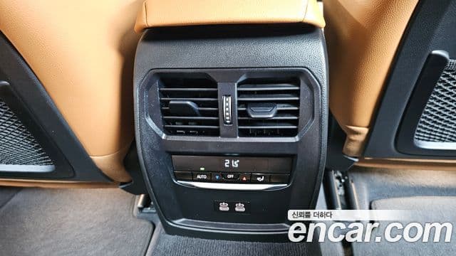 BMW 3 Series 2023 — ფოტო 19/20