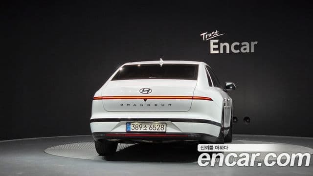 Hyundai Grandeur 2023 — ფოტო 3/20