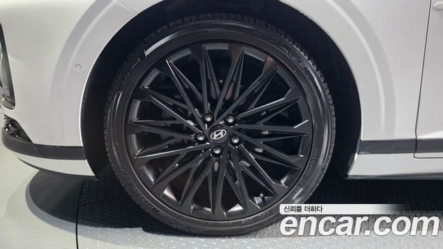 Hyundai Grandeur 2023 — ფოტო 4/20