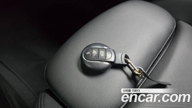 Mini Cooper Countryman 2022 — ფოტო 18/20