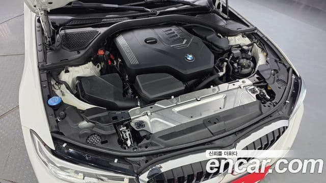 BMW 3 Series 2022 — ფოტო 6/20