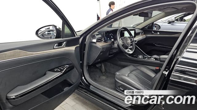 Kia K5 2023 — Şəkil 10/20