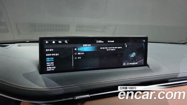 Genesis GV70 2022 — ფოტო 16/34