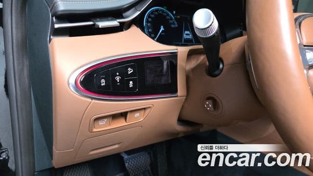 Genesis GV70 2022 — ფოტო 25/34