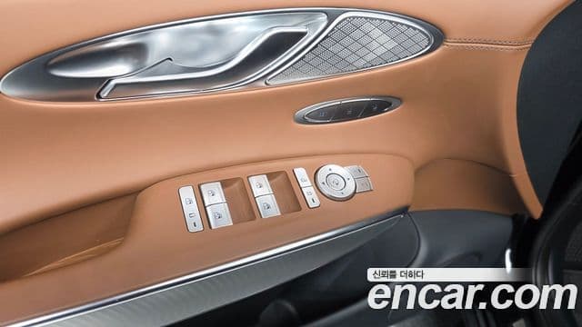 Genesis GV70 2022 — ფოტო 13/34