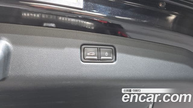 Genesis GV70 2022 — ფოტო 30/34
