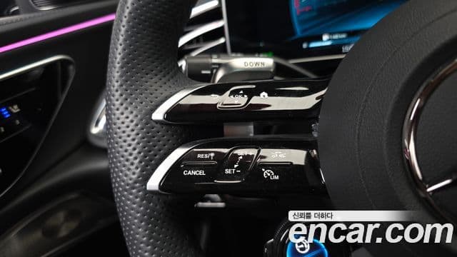 Mercedes-Benz E-Class 2025 — Photo 35/36