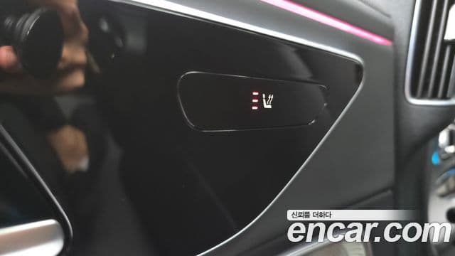 Mercedes-Benz E-Class 2025 — Photo 29/36