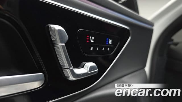 Mercedes-Benz E-Class 2025 — Photo 14/36