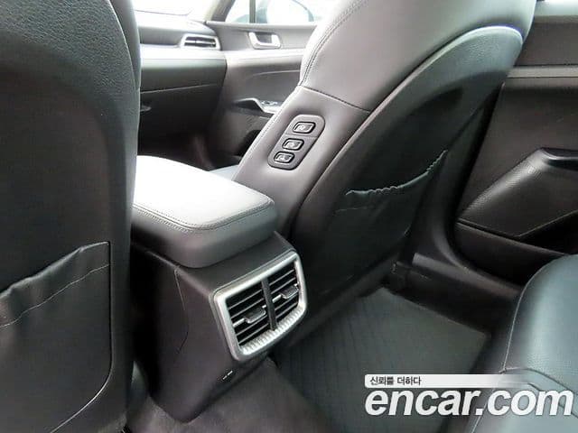 Kia K5 2022 — Şəkil 17/20
