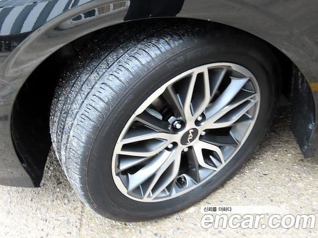 Kia K5 2022 — Şəkil 19/20