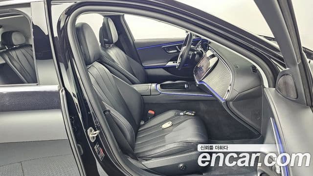 Mercedes-Benz E-Class 2024 — Photo 23/30