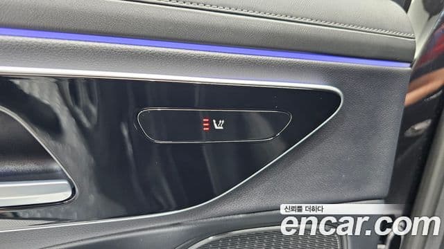 Mercedes-Benz E-Class 2024 — Photo 17/30