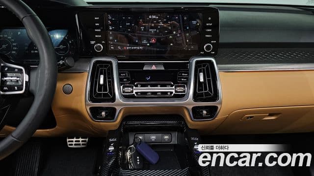 Kia Sorento 2021 — ფოტო 13/20