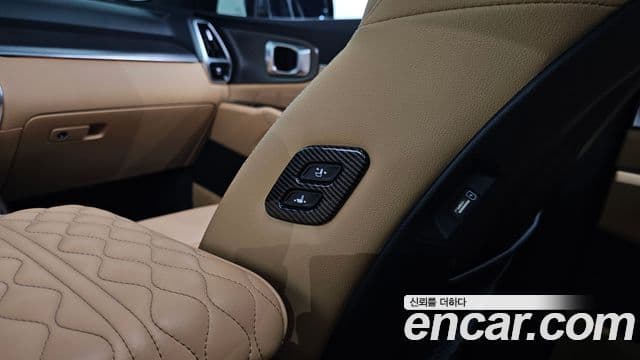 Kia Sorento 2021 — ფოტო 18/20