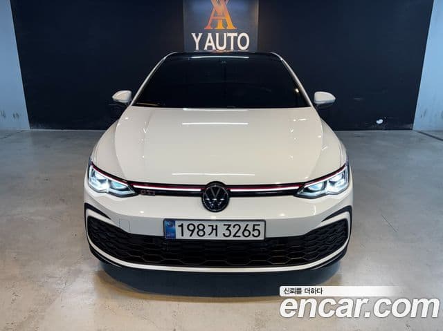 Volkswagen Golf 2024 — ფოტო 2/20