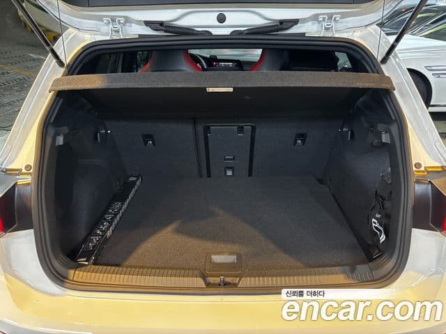 Volkswagen Golf 2024 — ფოტო 19/20