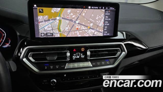 BMW X3 2022 — Şəkil 13/20