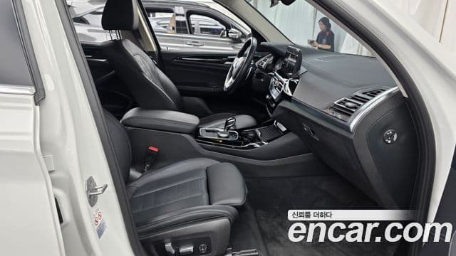 BMW X3 2022 — Photo 28/32