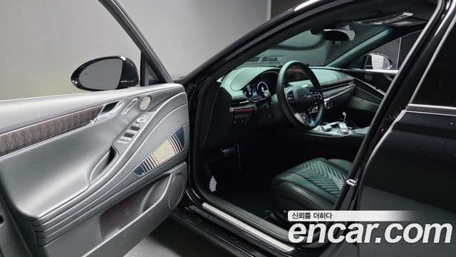 Genesis Electrified G80 2023 — Şəkil 10/20