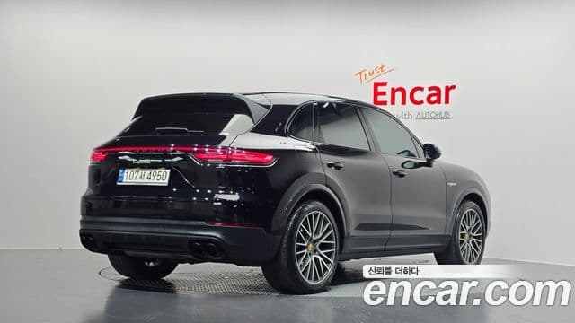 Porsche Cayenne 2020 — Фото 2/20