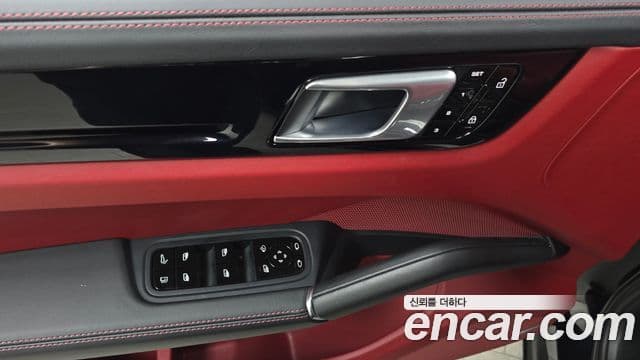 Porsche Cayenne 2020 — Фото 17/20