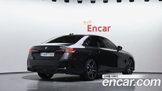 BMW 5 Series 2024 — фото 2 из 20