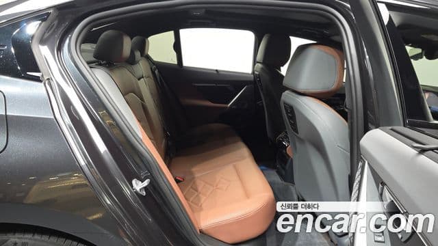 BMW 5 Series 2024 — фото 12 из 20