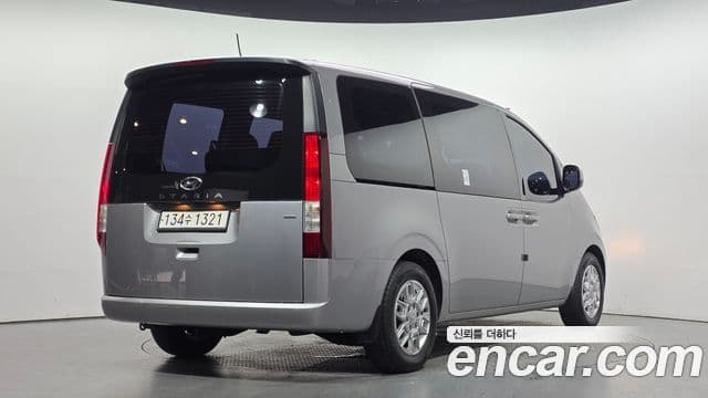 Hyundai Staria 2022 — фото 2 из 20