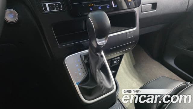 Hyundai Staria 2022 — фото 9 из 20