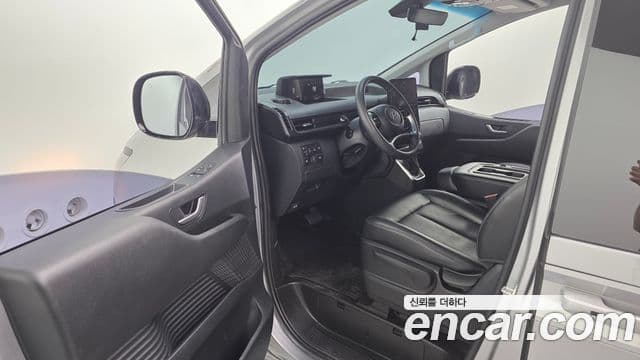 Hyundai Staria 2022 — фото 10 из 20