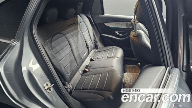 Mercedes-Benz EQC 2021 — ფოტო 29/33