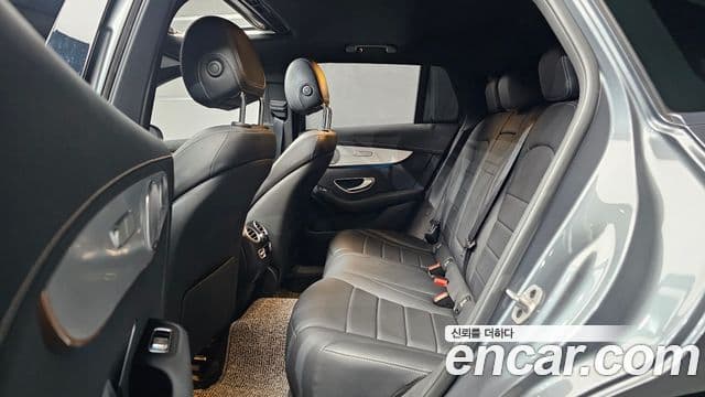 Mercedes-Benz EQC 2021 — ფოტო 30/33