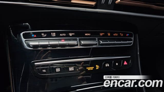 Mercedes-Benz EQC 2021 — ფოტო 15/33