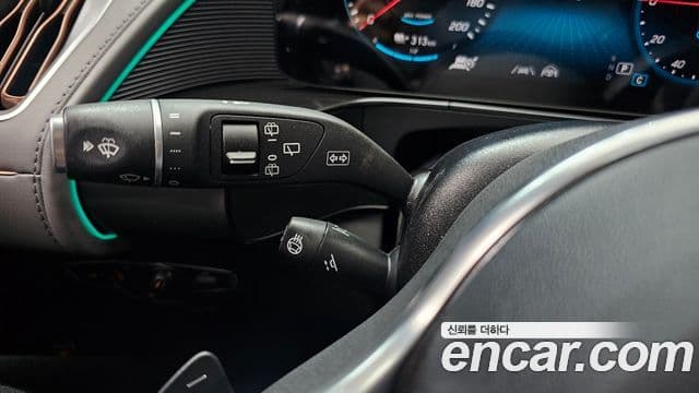 Mercedes-Benz EQC 2021 — ფოტო 31/33