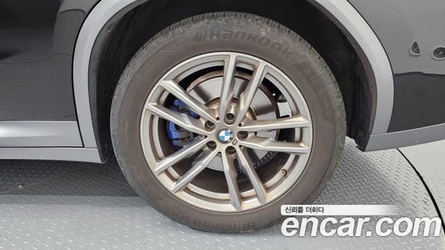 BMW X4 2021 — Photo 18/37