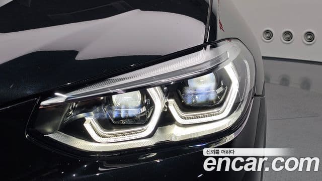 BMW X4 2021 — Photo 11/37